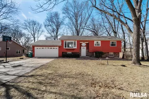112 Hillcrest Dr, Geneseo, IL 61254