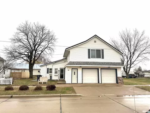 24 E Gillet St, Preston, IA 52069
