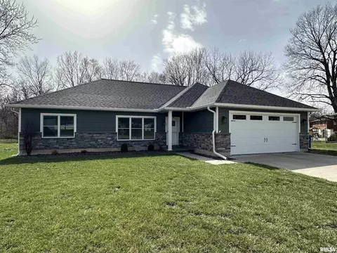 1020 Westwood Dr, Quincy, IL 62305