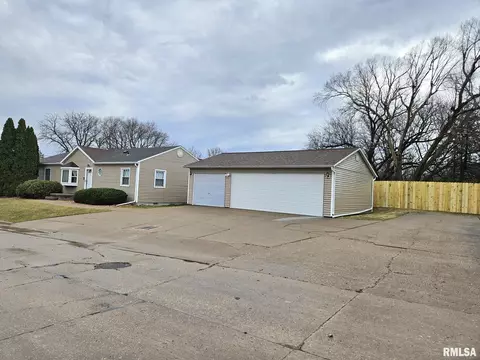 1318 Terrace Hts, Muscatine, IA 52761