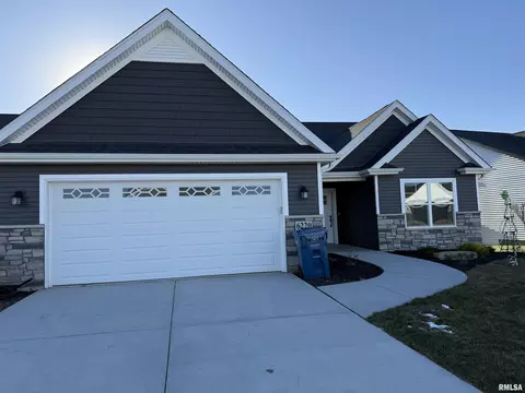 1010 Olde Brandy Ln, Davenport, IA 52807