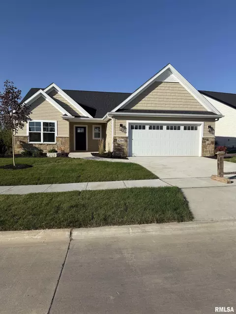 6204 Deere Creek Ln, Davenport, IA 52807