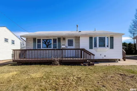 3534 4th St, East Moline, IL 61244