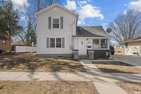 309 E Winfield St, Morrison, IL 61270