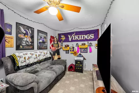 309 E Winfield St, Morrison, IL 61270 photo 12