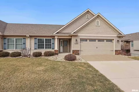 5588 Cavan Xing, Bettendorf, IA 52722