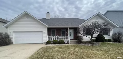 1107 16th Street Ct, Silvis, IL 61282