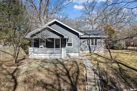 1119 24th Ave, Moline, IL 61265