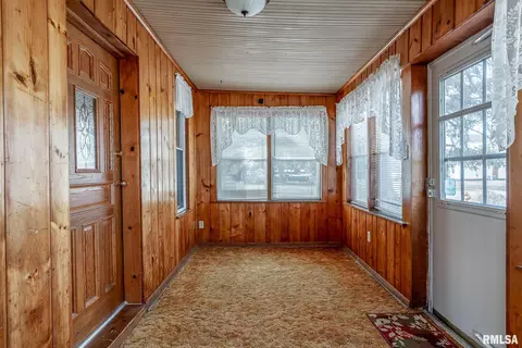 2425 Barker St, Clinton, IA 52732 photo 5