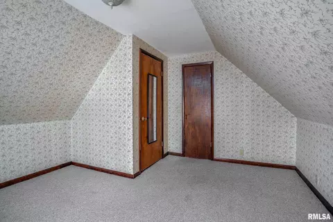 2425 Barker St, Clinton, IA 52732 photo 16