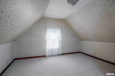 2425 Barker St, Clinton, IA 52732 photo 15