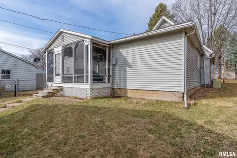 2425 Barker St, Clinton, IA 52732 photo 6