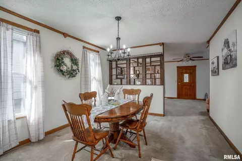 2425 Barker St, Clinton, IA 52732 photo 11