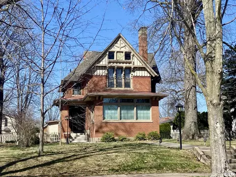 1317 State St, Quincy, IL 62301