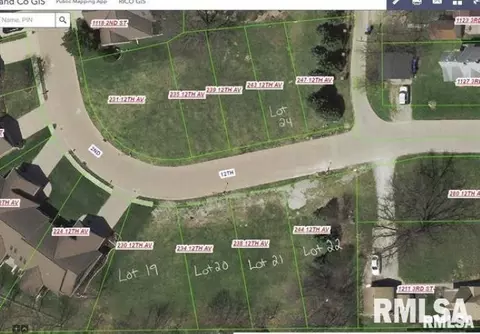 230 12th Ave, Moline, IL 61265