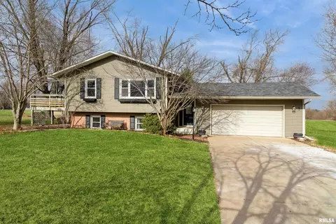 603 Suncrest Dr, Sherrard, IL 61281