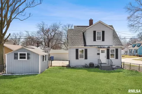 2503 Bellevue Ave, Bettendorf, IA 52722