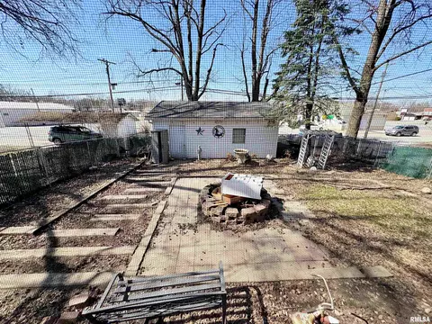 1001 S 14th St, Herrin, IL 62948 photo 4