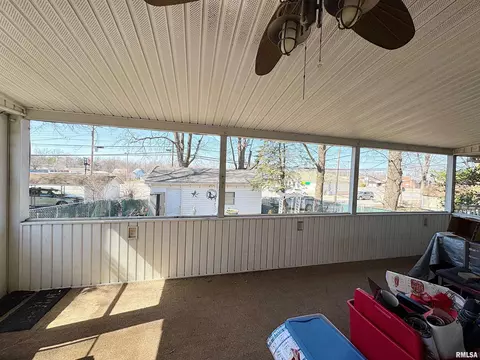 1001 S 14th St, Herrin, IL 62948 photo 9