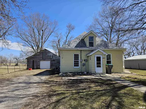1219 S Walnut St, West Liberty, IA 52776