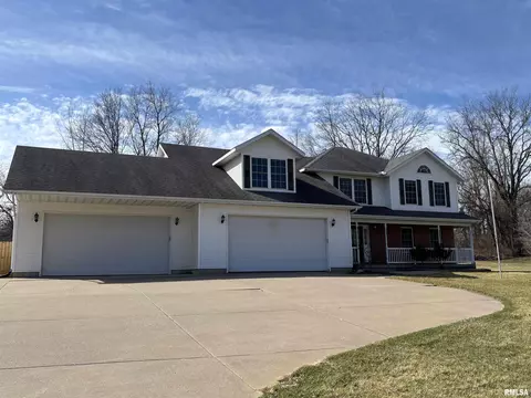 36 E Timberline Dr, Blue Grass, IA 52726