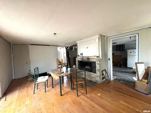 502 E 2nd St, Maquon, IL 61458 photo 9