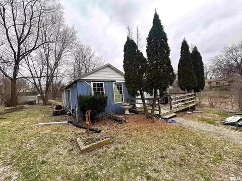 502 E 2nd St, Maquon, IL 61458 photo 2
