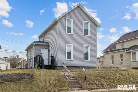 1957 Claussen St, Davenport, IA 52802