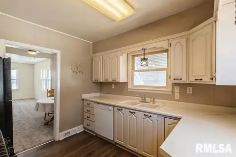 409 12th Ave, Silvis, IL 61282 photo 7