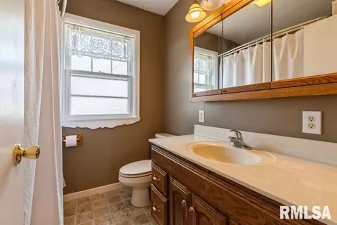 409 12th Ave, Silvis, IL 61282 photo 12