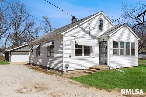 409 12th Ave, Silvis, IL 61282