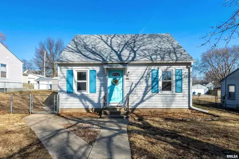 3413 Washington St, Davenport, IA 52806