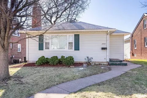 2414 Glen Pl, Davenport, IA 52804