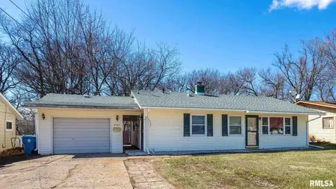 3707 9th St, East Moline, IL 61244