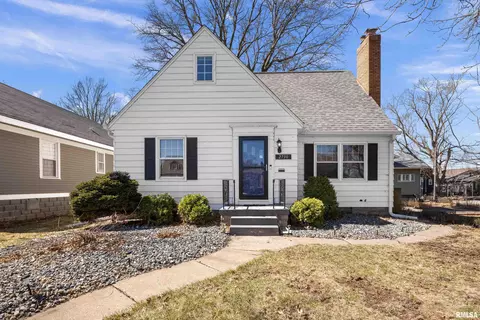 2730 Tremont Ave, Davenport, IA 52803