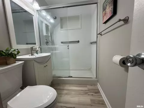 523 37th St, Moline, IL 61265 photo 7