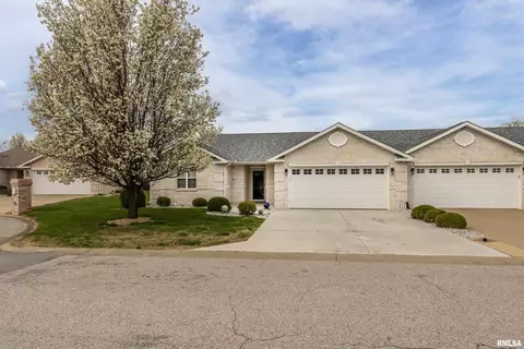 659 Lake Harbor Dr, Marion, IL 62959