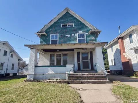 912 Cedar St, Muscatine, IA 52761