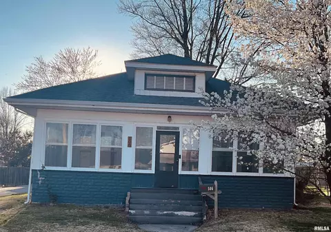 506 S Vicksburg St, Marion, IL 62959
