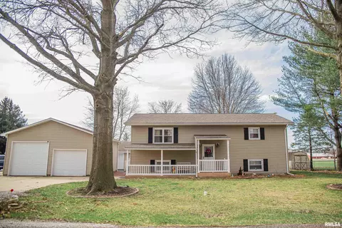 1320 E Center St, Carthage, IL 62321