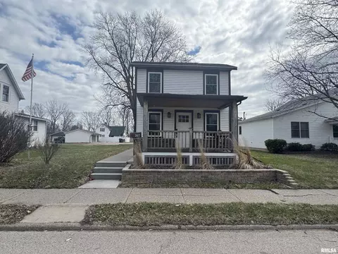 2617 N 3rd St, Clinton, IA 52732
