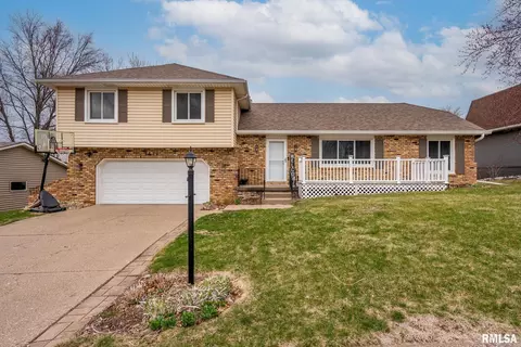 1430 Terrace Park Dr, Bettendorf, IA 52722