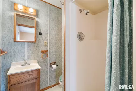 414 6th St, Andover, IL 61233 photo 32