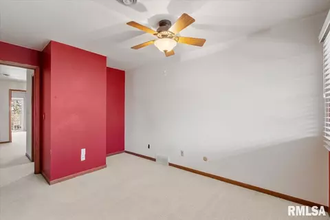 930 17th St, Moline, IL 61265 photo 29