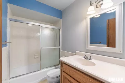 930 17th St, Moline, IL 61265 photo 22