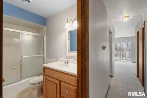 930 17th St, Moline, IL 61265 photo 21