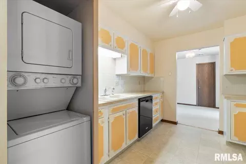 930 17th St, Moline, IL 61265 photo 15