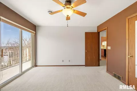 930 17th St, Moline, IL 61265 photo 24