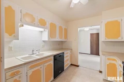930 17th St, Moline, IL 61265 photo 13