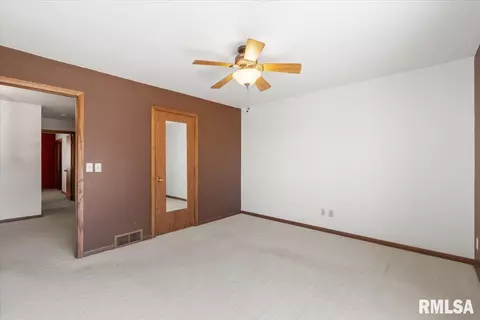 930 17th St, Moline, IL 61265 photo 26